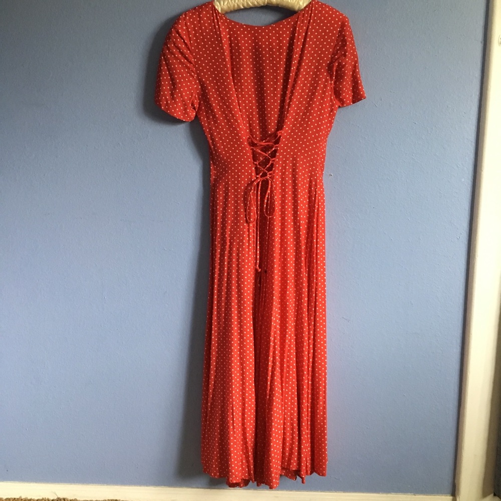 Long fitted pok-a-dot dress